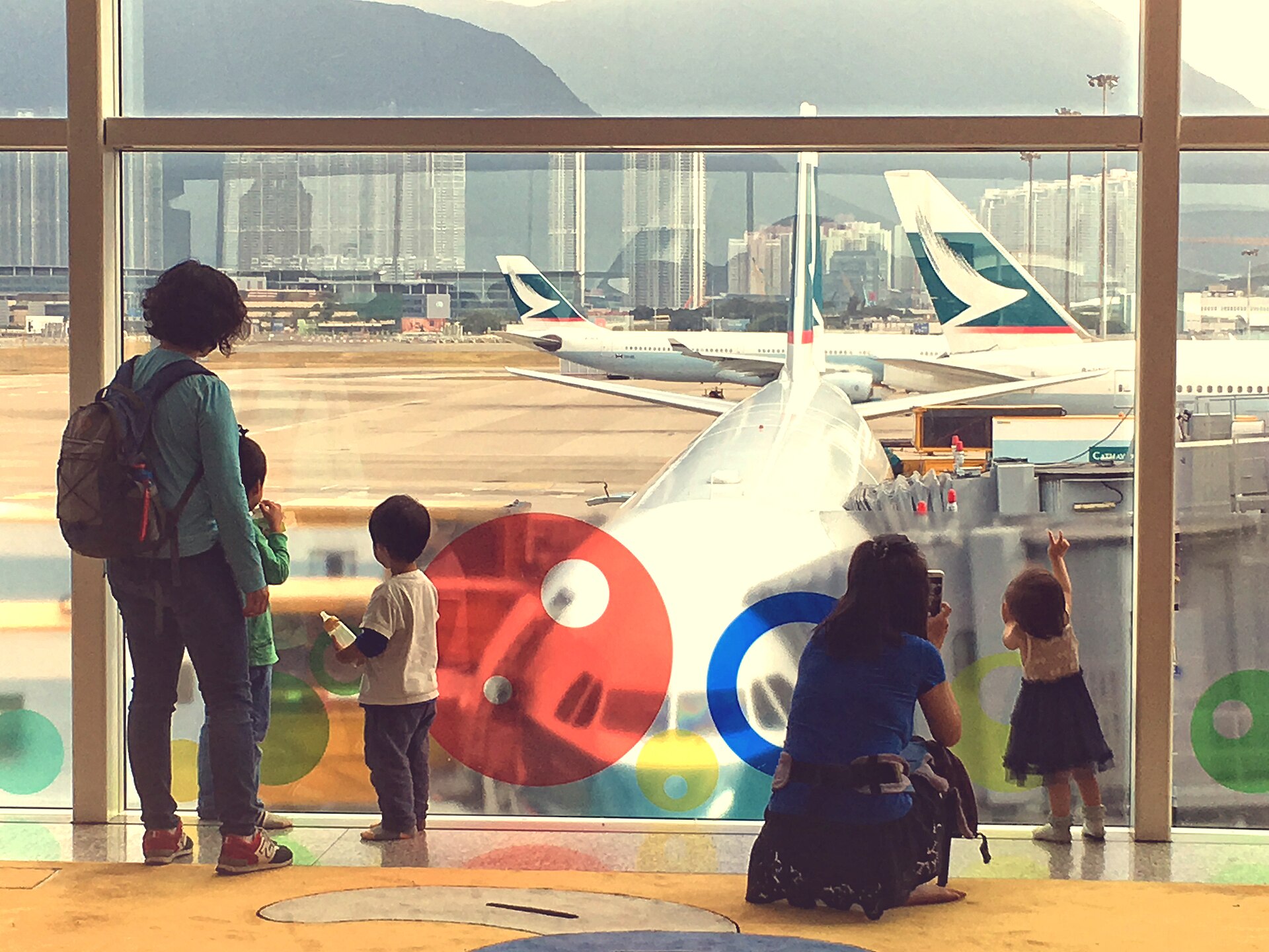 Vivre les premiers voyages de son enfant grâce à l’échange de maison